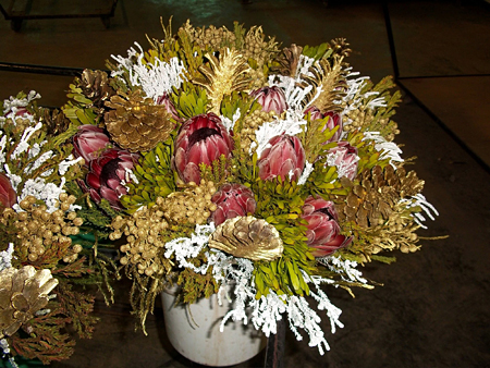 A trial bouquet for the Christmas market.